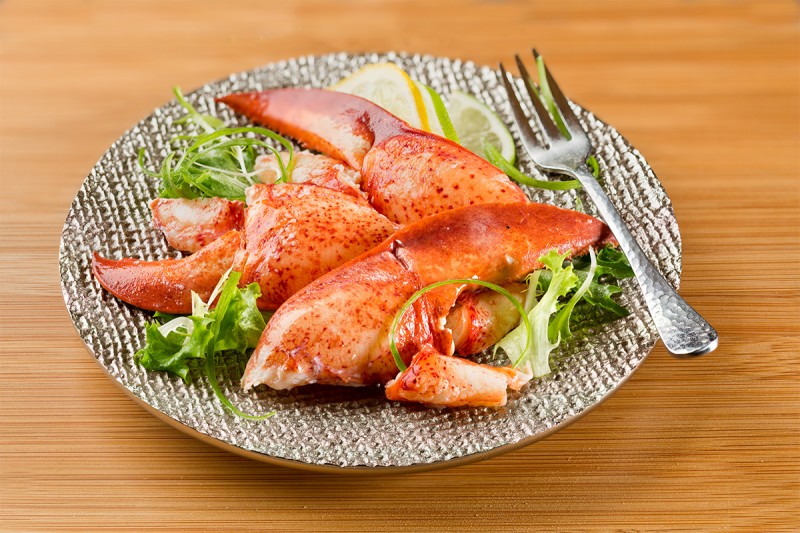 Cooked Lobster Meat Jumbo Claw Knuckle Chunks, Frozen